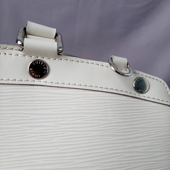 Louis Vuitton authentic Brea GM EPI Ivore bag - Picture 8 of 16